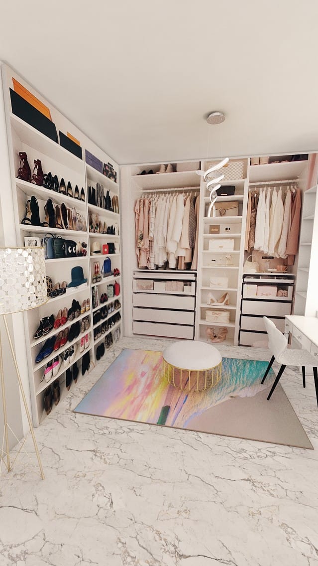 Traditional bedroom