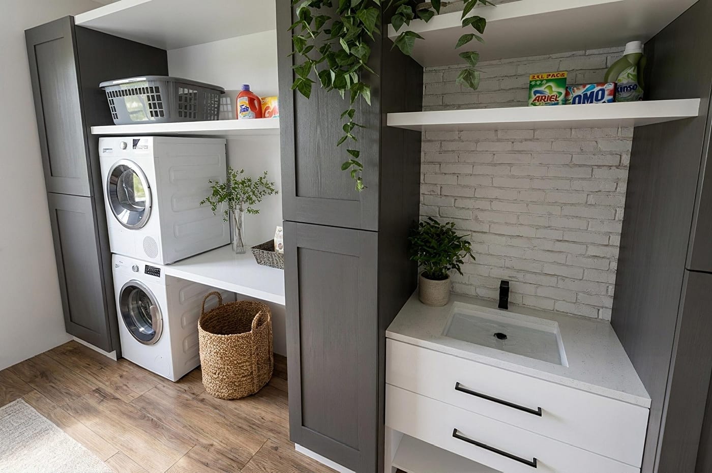 Mid-century laundry room