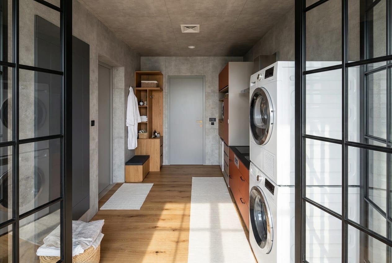 Mid-century laundry room